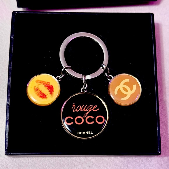 ❤️‍🔥 LOW START Chanel Keychain - Picture 3 of 6